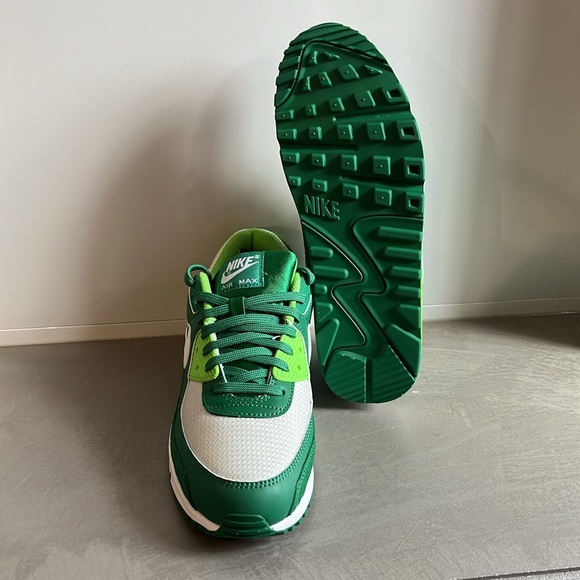 Nike Air Max 90 St. Patrick's Day 2021 Sneakers - Picture 5 of 13
